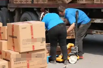 手動叉車